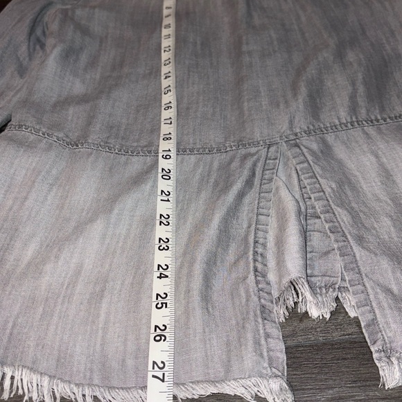 Bella Dahl Soft Tencel Button Front Shirt w/Frayed Hem Size Medium Chambray Grey - Picture 12 of 15